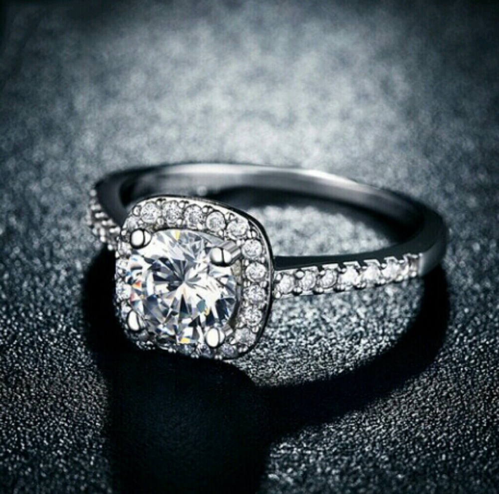 💘2.0ct MAN MADE STERLING SILVER ENGAGEMENT RING💘